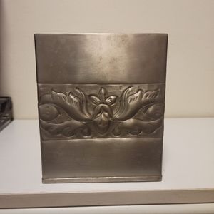 Croscil tissue box cover  61 silver
